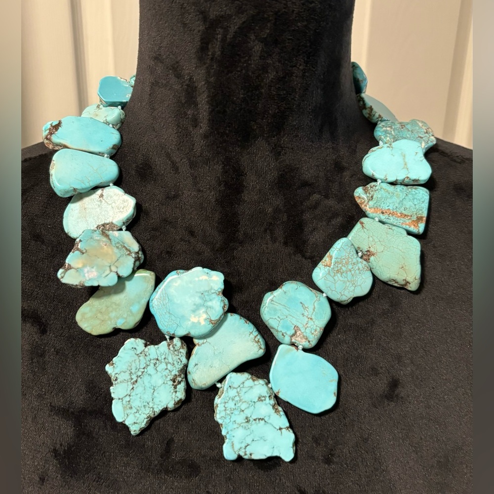 Erica Lyons Gorgeous Stone Slab Statement Necklace - Picture 5 of 11